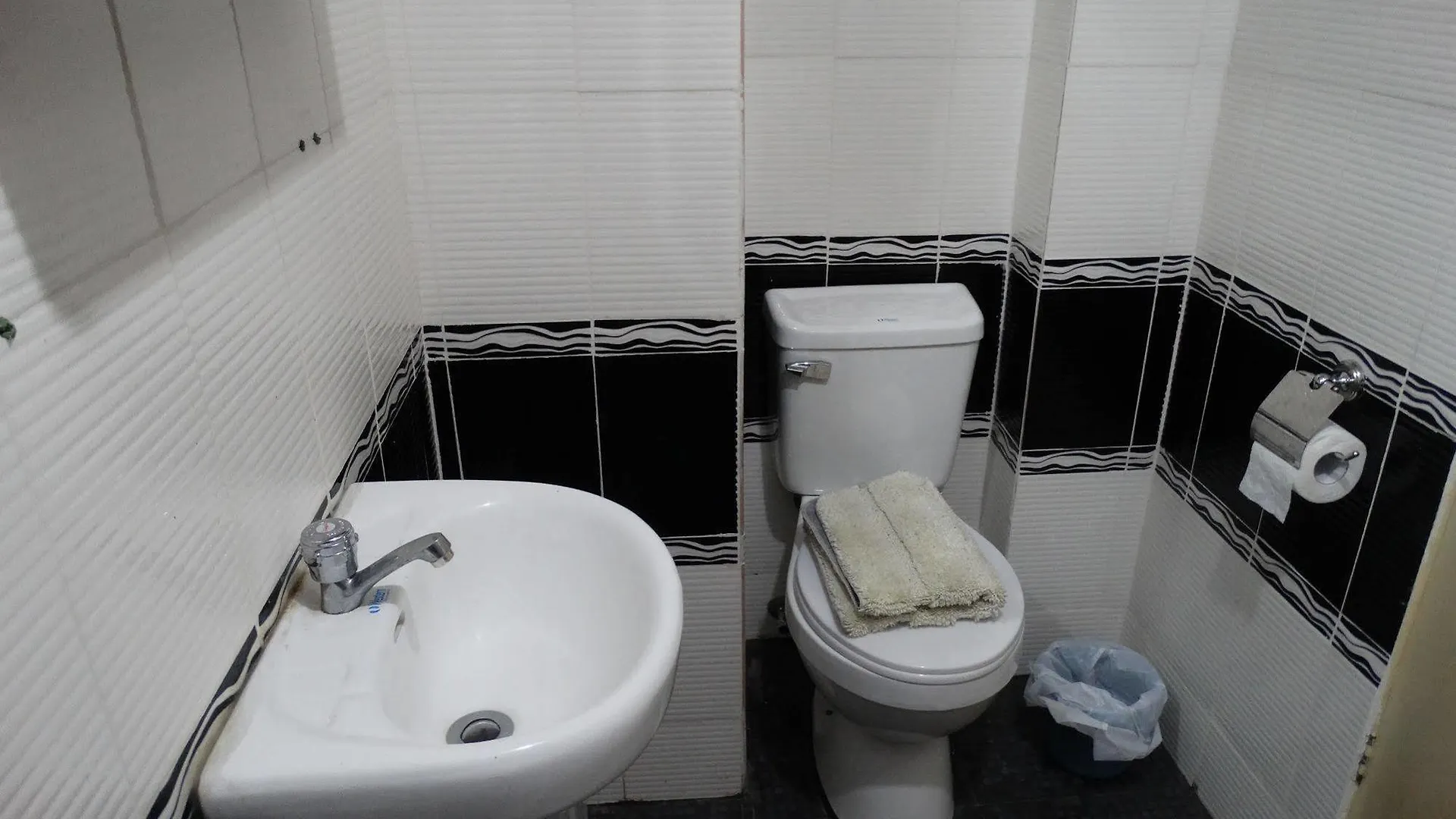 The Southern Cross Hotel Manila 3*,  Philippines